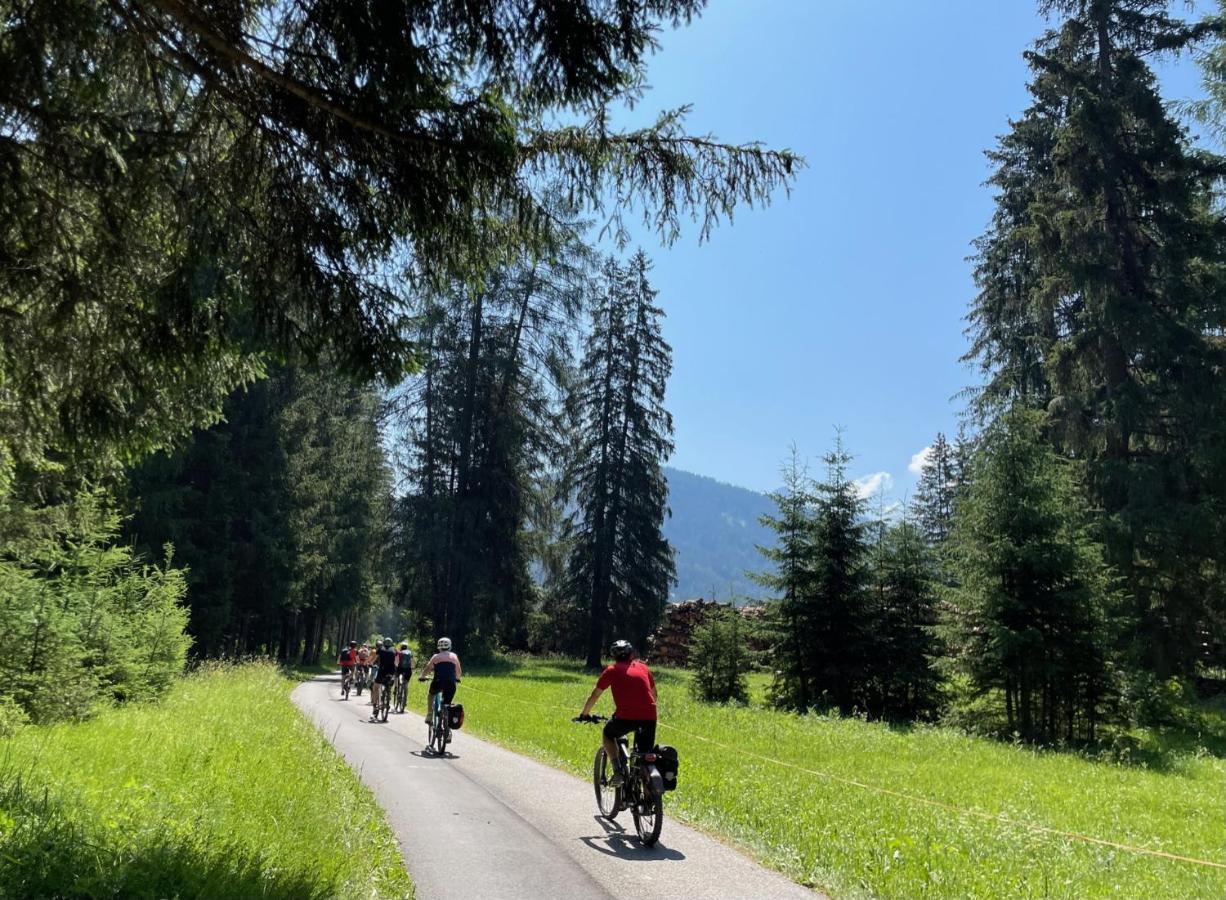 Bed&Bike Bruneck - Brunico Hotel Bagian luar foto
